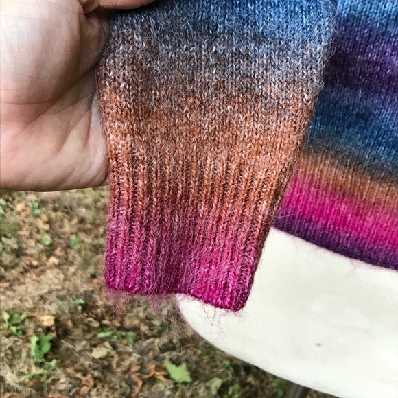 ‼️WEEKEND SALE‼️ Bb Dakota☀️Dark striped Ombre sweater - Picture 5 of 10